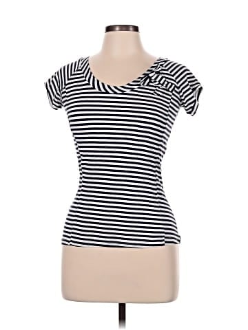 Charlotte Russe Short Sleeve T-Shirt (view 1)