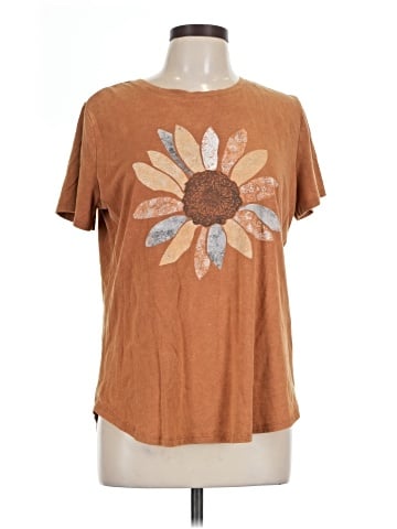 Maurices Short Sleeve T-Shirt (view 1)