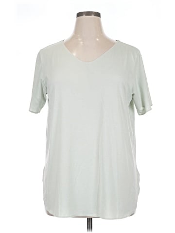 Uniqlo Short Sleeve T-Shirt (view 1)