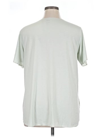 Uniqlo Short Sleeve T-Shirt (view 2)