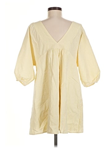 Urban Outfitters Casual Dress (view 2)