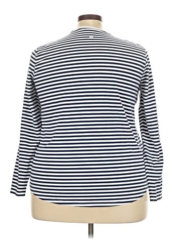 Lululemon Athletica 3/4 Sleeve T-Shirt (view 2)