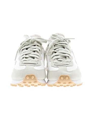 VEJA Sneakers (view 2)