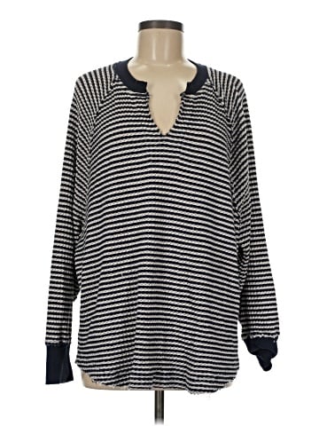 American Eagle Outfitters Pullover Sweater (view 1)