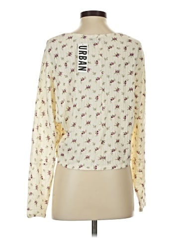 Urban Outfitters Long Sleeve T-Shirt (view 2)