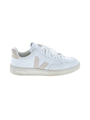 VEJA Sneakers (view 1)