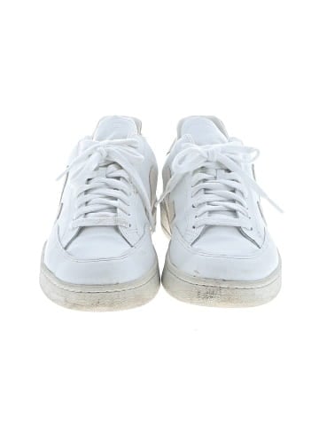 VEJA Sneakers (view 2)