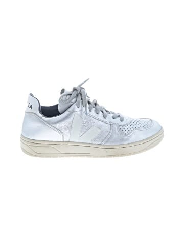 VEJA Sneakers (view 1)