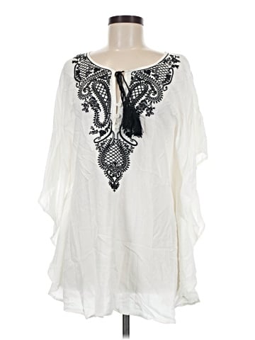 Forgotten Grace Poncho (view 1)