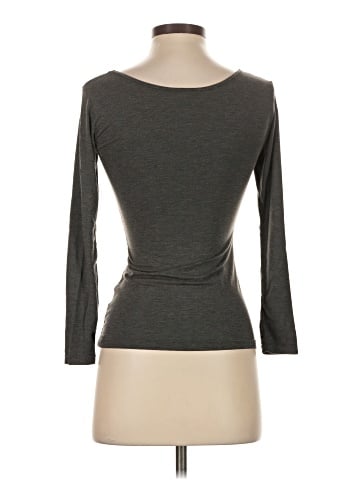 Uniqlo 3/4 Sleeve T-Shirt (view 2)