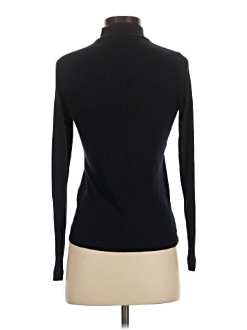 Uniqlo Turtleneck Sweater (view 2)