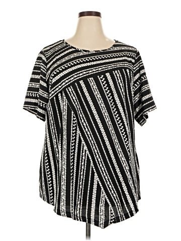 BLOOMCHIC Short Sleeve T-Shirt (view 1)