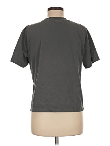 Uniqlo Short Sleeve T-Shirt (view 2)