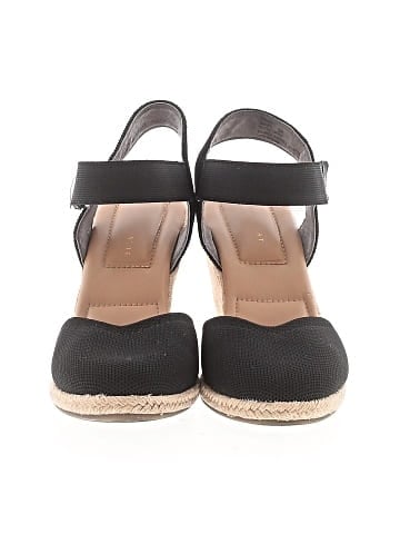 Kelly & Katie Wedges (view 2)