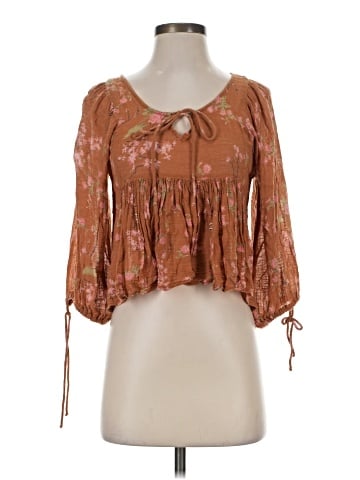 Urban Outfitters 3/4 Sleeve Blouse (view 1)