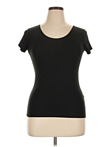 Uniqlo Short Sleeve T-Shirt (view 1)