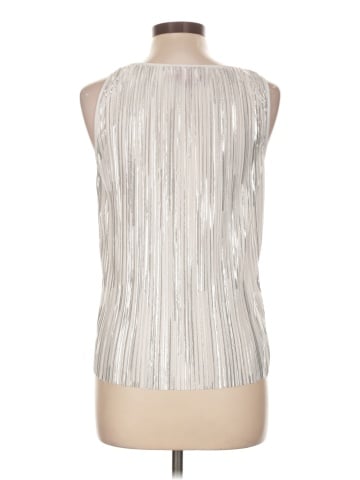 Jennifer Lopez Sleeveless Top (view 2)