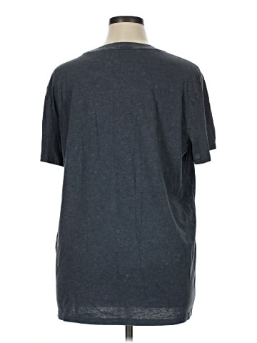 Maurices Short Sleeve T-Shirt (view 2)