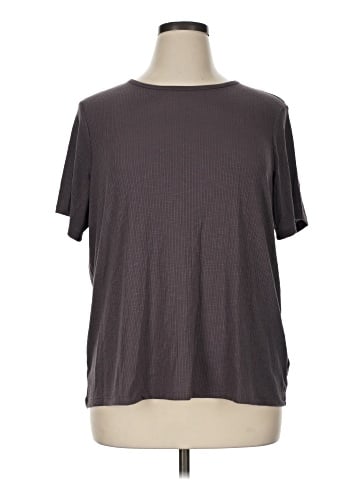 Old Navy Short Sleeve T-Shirt (view 1)