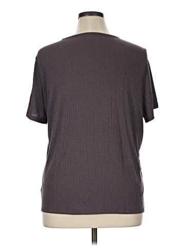 Old Navy Short Sleeve T-Shirt (view 2)