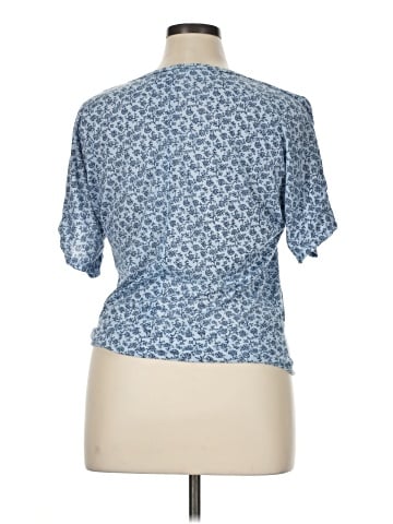 Maurices Short Sleeve T-Shirt (view 2)