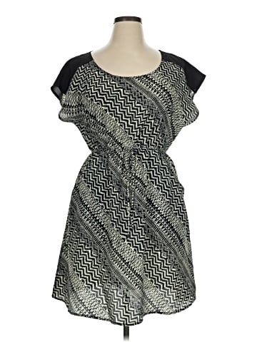 Love Delirious Los Angeles Casual Dress (view 1)