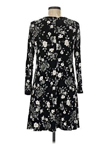 Old Navy Casual Dress (view 2)