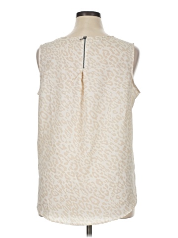 Maurices Sleeveless T-Shirt (view 2)