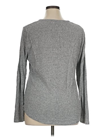 Old Navy Long Sleeve T-Shirt (view 2)