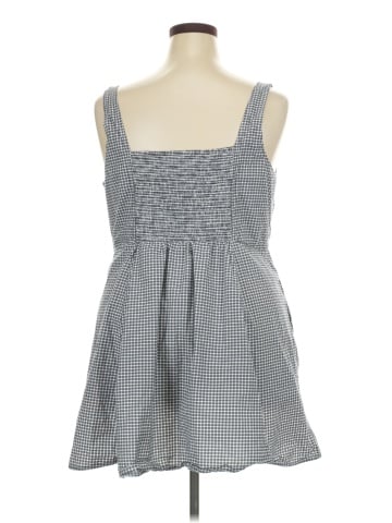 Old Navy Casual Dress (view 2)