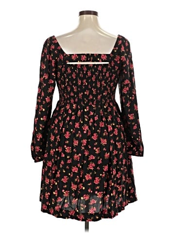 Old Navy Casual Dress (view 2)