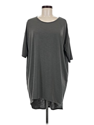 Lularoe 3/4 Sleeve T-Shirt (view 1)