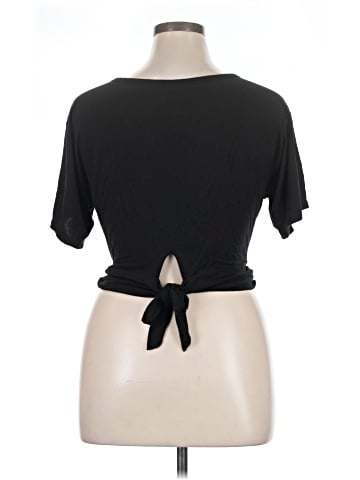 Victoria's Secret Short Sleeve T-Shirt (view 2)