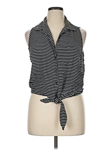 Hot Topic Sleeveless Button-Down Shirt (view 1)
