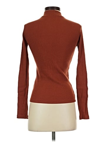 Uniqlo Long Sleeve Turtleneck (view 2)