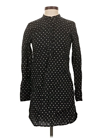Uniqlo Long Sleeve Button-Down Shirt (view 1)