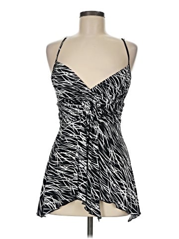 Studio Y Tank Top (view 1)