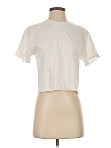 Uniqlo Short Sleeve T-Shirt (view 1)