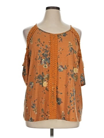 Eyeshadow Sleeveless Blouse (view 1)