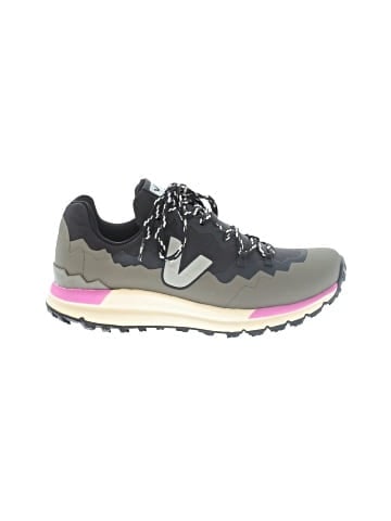 VEJA Sneakers (view 1)