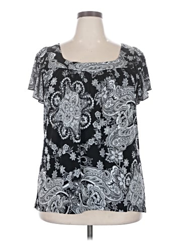 Maurices Short Sleeve T-Shirt (view 1)