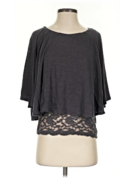 Akemi + Kin 3/4 Sleeve Top