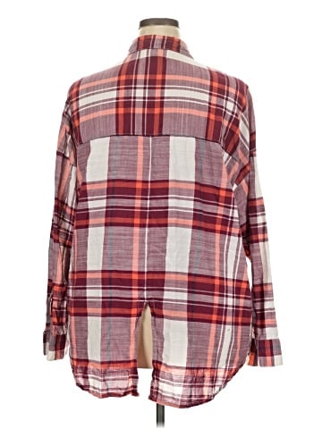 Old Navy Long Sleeve Button-Down Shirt (view 2)