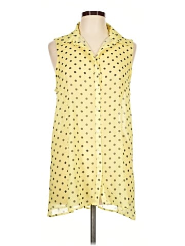 New York & Company Sleeveless Button-Down Shirt (view 1)