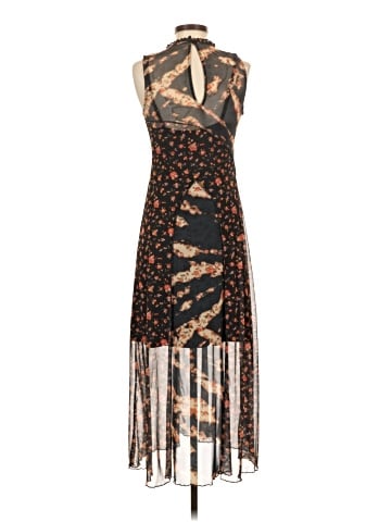 Urban Outfitters Casual Dress (view 2)