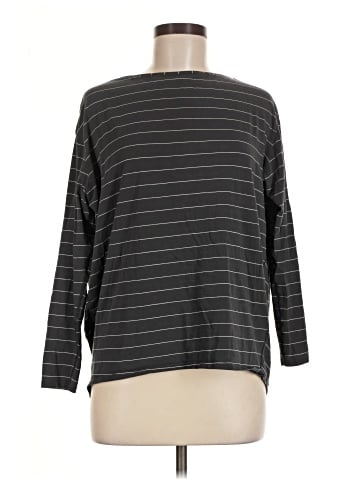 Lululemon Athletica 3/4 Sleeve T-Shirt (view 1)