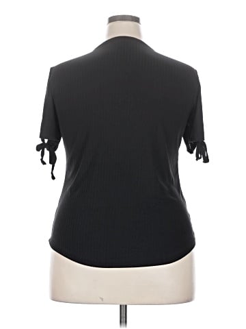 Rouge Short Sleeve T-Shirt (view 2)