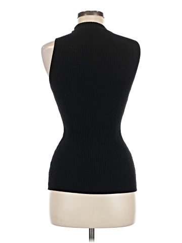 Jennifer Lopez Sleeveless Top (view 2)