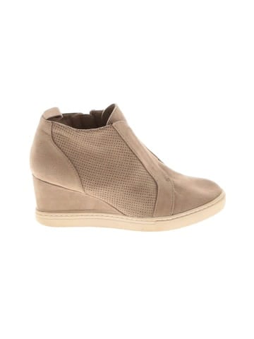 A New Day Wedges (view 1)