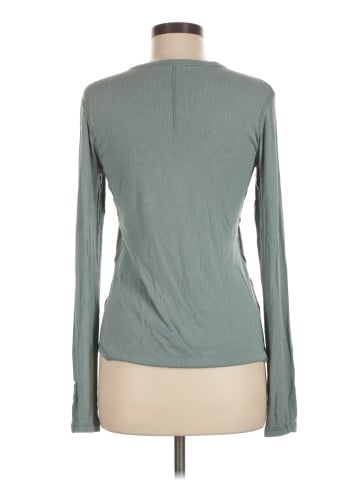 Lululemon Athletica Long Sleeve T-Shirt (view 2)